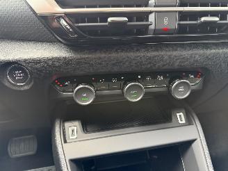 Citroën C4 NEW! 1.2 PT 131PK EAT8 Aut. Shine Luxe! picture 28