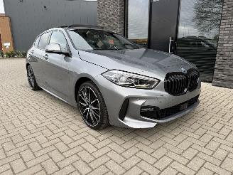 BMW 1-serie M-SPORT FULL OPTIONS! 118i 136PK Steptronic picture 3