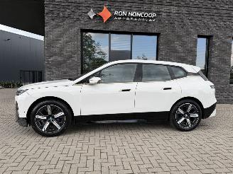 Schadeauto BMW iX xDrive40 Shadow Line 77kWh 326PK FULL OPTIONS! 2022/11
