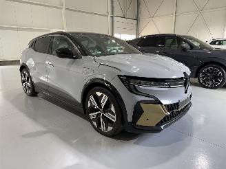 Renault Mégane E-Tech EV60 Optimum Charge 220 ICONIC FULL OPTIONS! picture 2
