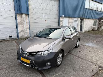 skadebil auto Toyota Auris 1.8 Hybrid Aspiration 2013/7