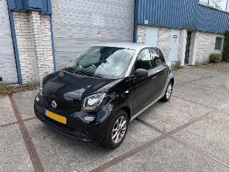 krockskadad bil auto Smart Forfour Automaat 2018/11