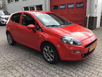 skadebil auto Fiat Punto EVO 0.9 Sempre  zeer lichte schade 2018/11