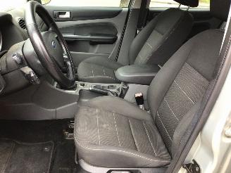 Ford Focus 1.8 limited Edison met zeer lichte schade picture 8