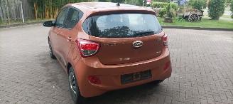 Hyundai I-10 Bj:08-2014 1eEigenaar 1.2-16v Go Uitvoering Climatecontrol CruiseControl Stoelverwarming Lichtautomaat Stuurwiel met verwarming 4xelek ramen Parksensoren Koplampen met bochten verlichting Mistlampen Led-Dagrijverlichting picture 5