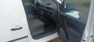 Volkswagen Caddy 2.0-TDI Airconditioning Elektrische ramen Elektrische-spiegels centrale vergrendeling met afstandsbediening Start-Stop systeem Tussenwand met glas Radio-Usb sportvelgen picture 12