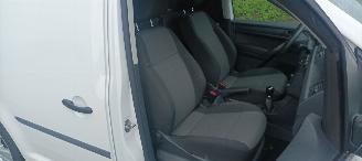 Volkswagen Caddy 2.0-TDI Airconditioning Elektrische ramen Elektrische-spiegels centrale vergrendeling met afstandsbediening Start-Stop systeem Tussenwand met glas Radio-Usb sportvelgen picture 14