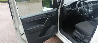 Volkswagen Caddy 2.0-TDI Airconditioning Elektrische ramen Elektrische-spiegels centrale vergrendeling met afstandsbediening Start-Stop systeem Tussenwand met glas Radio-Usb sportvelgen picture 8