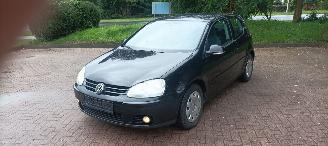 Volkswagen Golf 1.4 Climatecontrol CruiseControl Leren-Stuurwiel Mistlampen Parkeersensoren elek-ramen trekhaak picture 3
