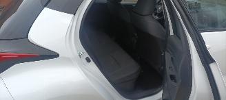 Toyota Yaris Bj:11-2024 Black& White Edition 1.5-Hybrid Climatecontrol CruiseControl Stoelverwarming Lichtautomaat Privacyglas Full-Led koplampen Apple Car Android Systeem Inductie laadstation Stuurwiel met verwarming Achteruitrijcamera 4xelek ramen picture 23