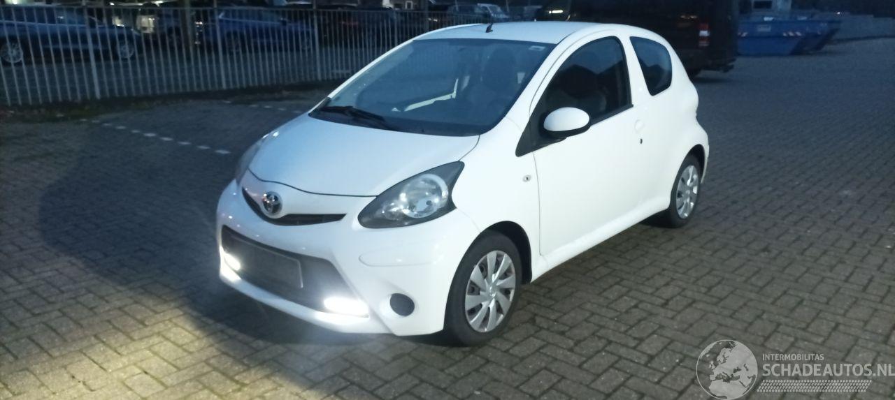 Toyota Aygo Bj:09-2013 1.0-VVT-i Navi Airco Led Elektrische ramen Orginele Toyota inklapbare TomTom navigatie Centrale vergrendeling met afstandsbediening
