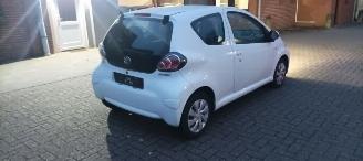 Toyota Aygo Bj:09-2013 1.0-VVT-i Navi Airco Led Elektrische ramen Orginele Toyota inklapbare TomTom navigatie Centrale vergrendeling met afstandsbediening picture 5