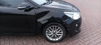 Kia Rio 1.4-16v Automatik Climatecontrol Navi Stoelverwarming Lichtautomaat Privacyglas Stuurwiel met verwarming Achteruitrijcamera picture 10