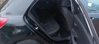 Kia Rio 1.4-16v Automatik Climatecontrol Navi Stoelverwarming Lichtautomaat Privacyglas Stuurwiel met verwarming Achteruitrijcamera picture 26