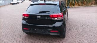 Kia Rio 1.4-16v Automatik Climatecontrol Navi Stoelverwarming Lichtautomaat Privacyglas Stuurwiel met verwarming Achteruitrijcamera picture 5