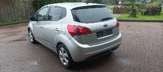 Kia Venga Bj:08-2013 137000km 1.6-Dohc Automatik Climatecontrol Stoelverwarming Keyless entry armsteun voor Elektrische ramen Elektrische-spiegels met parkeerstand Trekhaak Parkeersensoren mistlampen 16 inch velgen picture 3