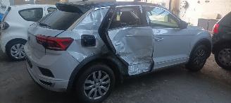 Volkswagen T-Roc Bj:04-2021  1.5-TSI United uitvoering met R-line Full-Led koplampen Led achterlichten Navigatie Stoelverwarming CruiseControl Led binnenkant Metallic lak picture 8