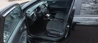 Kia Rio Dream-Team 1.4 Benzine Automaat Navigatie Climatecontrol Stoelverwarming Lichtautomaat Privacyglas Stuurwiel met verwarming Achteruitrijcamera picture 13