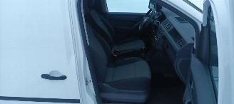 Volkswagen Caddy 2.0 TDI DPF Airconditioning Elektrische ramen Elektrische-spiegels met verwarming Achteruitrijspiegel Radio Usb Centrale vergrendeling met afstandsbediening Start-Stop systeem Lichtmetalen velgen picture 13