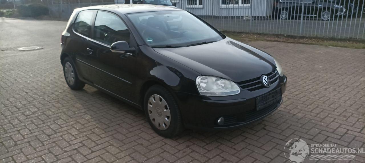 Volkswagen Golf Tour Edition 1.4 Benzine Climatecontrol CruiseControl Leren-Stuurwiel armsteun elek-ramen elektrische Spiegel met verwarming Centrale vergrendeling met afstandsbediening mistlampen Parkeersensoren achter afneembare trekhaak Metallic