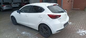 Mazda 2 1.5-Automatik Facelift Homura Climatecontrol CruiseControl Apple CarPlay MirrorLink Achteruitrijcamera Full led koplampen Stoelverwarming stuurwiel met verwarming Achteruitrijcamera picture 4