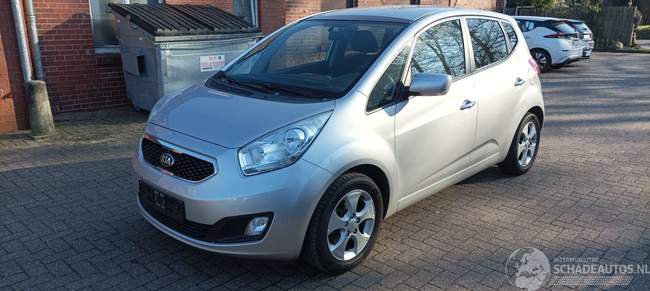 Kia Venga Bj: 8-2013 1.6 Automatik Climatecontrol Keyless-entry Stoelverwarming Lichtautomaat Privacyglas leren stuurwiel armsteun voor en achter Trekhaak Parkeersensoren mistlampen 16 inch velgen