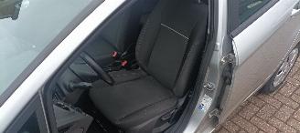 Ford Fiesta Bj: 6-2016 1.5 TDCI euro-6 Airconditioning stoelverwarming Led verlichting Elektrische ramen Elektrische-spiegels automatisch inklapbare buitenspiegels Parkeersensoren voor & Achter picture 13