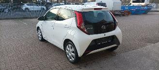 Toyota Aygo Facelift X-Play 1.0-VVT-i Airconditioning Led-Dagrijverlichting Led-Achterlichten Elektrische ramen Elektrische-spiegels centrale deurvergrendeling met afstandsbediening picture 5