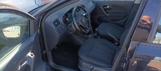 Volkswagen Polo 1.4-TDI Climatecontrol Stoelverwarming Regensensor Frontbrake assist Radio Touchscreen Display usb Elektrische ramen Elektrische-spiegels met verwarming Centrale vergrendeling met afstandsbediening Start-Stop systeem abs esp metallic lak picture 12