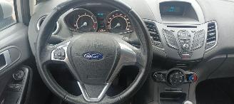 Ford Fiesta 1.5-TDCI Airconditioning stoelverwarming Led verlichting Parkeersensoren voor & achter Leren Stuurwiel Radio usb Elektrische ramen Elektrische-spiegels met verwarming inklapbare buitenspiegels picture 16