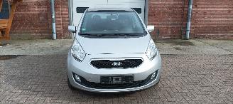  Kia Venga 1.6-16v 125pk Automatik Keyless-entry Climatecontrol Stoelverwarming Lichtautomaat Privacyglas leren stuurwiel met radio bediening armsteun voor Links& Rechts Trekhaak Mistlampen Parkeersensoren achter 16-inch Kia velgen 2013/8