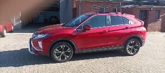 Voiture accidenté Mitsubishi Eclipse Cross 1.5-ClearTec 163pk Automatik Led Climatecontrol CruiseControl Achteruitrijcamera Lichtautomaat Regensensor Trekhaak Mistlampen Privacyglas Apple Car Play MirrorLink 18 inch velgen 2019/5