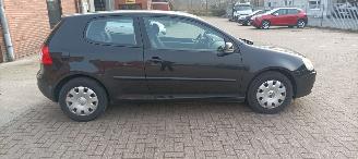 Volkswagen Golf Tour Edition 1.4-benzine 80pk Climatecontrol CruiseControl Leren-Stuurwiel armsteun elek-ramen elektrische buitenspiegels met verwarming Abs Esp Mistlampen Afneembare trekhaak Parkeersensoren achter picture 6