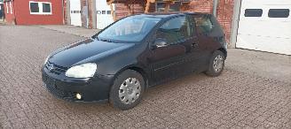 Unfallwagen Volkswagen Golf Tour Edition 1.4-benzine 80pk Climatecontrol CruiseControl Leren-Stuurwiel armsteun elek-ramen elektrische buitenspiegels met verwarming Abs Esp Mistlampen Afneembare trekhaak Parkeersensoren achter 2006/12