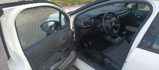 Citroën C3 Shine Bj:10-2018 1.5-HDI 102pk Euro-6  Climatecontrol 1e Eigenaar CruiseControl Stoelverwarming Lichtautomaat Regensensor Drivelane assistent Automatisch dimmende binnenspiegel 4xElektrische ramen Elektrische-spiegels met parkeerstand Parkeersensoren acht picture 15