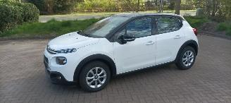 Citroën C3 Shine Bj:10-2018 1.5-HDI 102pk Euro-6  Climatecontrol 1e Eigenaar CruiseControl Stoelverwarming Lichtautomaat Regensensor Drivelane assistent Automatisch dimmende binnenspiegel 4xElektrische ramen Elektrische-spiegels met parkeerstand Parkeersensoren acht picture 2