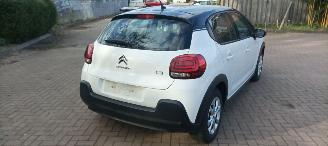 Citroën C3 Shine Bj:10-2018 1.5-HDI 102pk Euro-6  Climatecontrol 1e Eigenaar CruiseControl Stoelverwarming Lichtautomaat Regensensor Drivelane assistent Automatisch dimmende binnenspiegel 4xElektrische ramen Elektrische-spiegels met parkeerstand Parkeersensoren acht picture 6