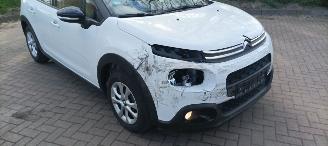 Citroën C3 Shine Bj:10-2018 1.5-HDI 102pk Euro-6  Climatecontrol 1e Eigenaar CruiseControl Stoelverwarming Lichtautomaat Regensensor Drivelane assistent Automatisch dimmende binnenspiegel 4xElektrische ramen Elektrische-spiegels met parkeerstand Parkeersensoren acht picture 11