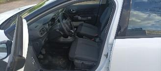 Citroën C3 Shine Bj:10-2018 1.5-HDI 102pk Euro-6  Climatecontrol 1e Eigenaar CruiseControl Stoelverwarming Lichtautomaat Regensensor Drivelane assistent Automatisch dimmende binnenspiegel 4xElektrische ramen Elektrische-spiegels met parkeerstand Parkeersensoren acht picture 16