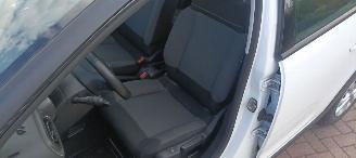 Citroën C3 Shine Bj:10-2018 1.5-HDI 102pk Euro-6  Climatecontrol 1e Eigenaar CruiseControl Stoelverwarming Lichtautomaat Regensensor Drivelane assistent Automatisch dimmende binnenspiegel 4xElektrische ramen Elektrische-spiegels met parkeerstand Parkeersensoren acht picture 17