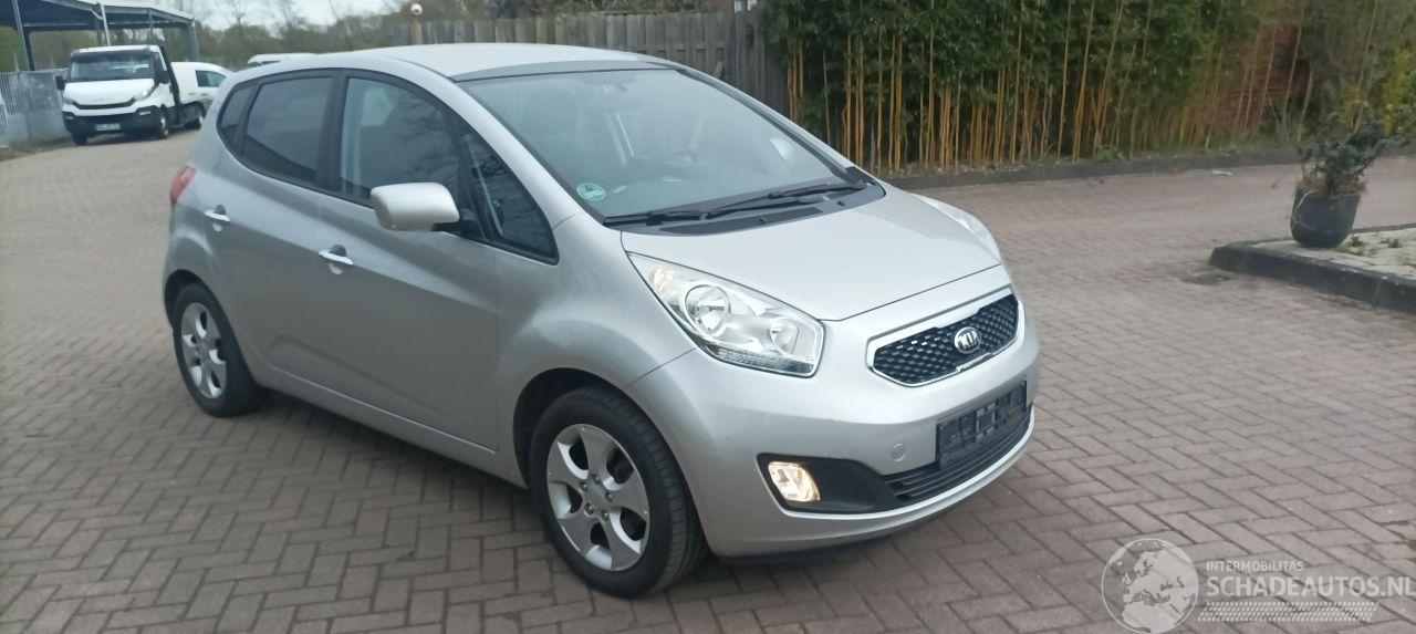 Kia Venga Bj: 08-2013 1.6 Automaat Stoelverwarming Climatecontrol Lichtautomaat Privacyglas Keyless-entry 4xElektrische ramen Elektrische-spiegels met parkeerstand Parkeersensoren achter Trekhaak Mistlampen 16-inch Kia velgen