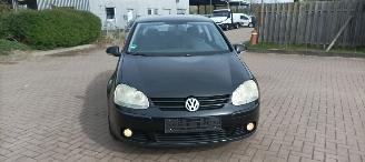 uszkodzony samochody osobowe Volkswagen Golf  2006/12