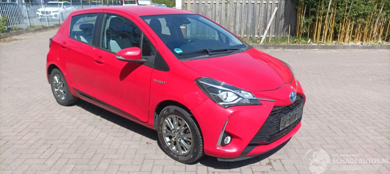 Toyota Yaris Bj:07-2017 Facelift 1.5-Hybrid Climatecontrol Regensensor Multicolor display Achteruitrijcamera Mistlampen Toyota Lichtmetalen velgen 1e Eigenaar!