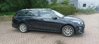 Kia Ceed 1.6-CRDI 136pk Ceed Sportswagon Spirit Navi JBL-sound systeem Camera Leder Sportstoelen Memory Full-Led koplampen Led achterlichten Elektrische achterklep Keyless-entry Climatecontrol CruiseControl 4xStoelverwarming Blindspot Automatisch inparkeren chrome picture 10