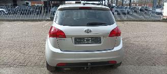 Kia Venga 1.6-16v Automaat Keyless-entry Climatecontrol Stoelverwarming Lichtautomaat Privacyglas leren stuurwiel mistlampen Parkeersensoren Trekhaak 16-inch velgen picture 6