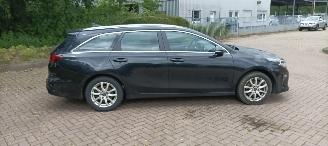 Kia Ceed 1.6-CRDI 136pk Navigatie Leder Sportstoelen Memory Full-Led koplampen Led achterlichten Climatecontrol CruiseControl Stoelverwarming Lichtautomaat Regensensor Drivelane assistent jbl Sound system blindspot Elektrische achterklep Achteruitrijcamera picture 9