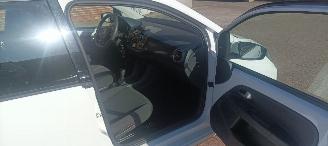 Volkswagen Up! Bj:09-2021 Move Uitvoering 1.0mpi Airconditioning Led verlichting Dab Radio Achteruitrijcamera Cruisecontrol Bordcomputer Drivelane assistent Start-Stop systeem Parkeersensoren achter picture 18