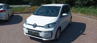 Coche accidentado Volkswagen Up! Bj:09-2021 Move Uitvoering 1.0mpi Airconditioning Led verlichting Dab Radio Achteruitrijcamera Cruisecontrol Bordcomputer Drivelane assistent Start-Stop systeem Parkeersensoren achter 2021/9