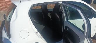 Volkswagen Up! Bj:09-2021 Move Uitvoering 1.0mpi Airconditioning Led verlichting Dab Radio Achteruitrijcamera Cruisecontrol Bordcomputer Drivelane assistent Start-Stop systeem Parkeersensoren achter picture 14