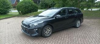 Kia Ceed 1.6 CRDI 136pk Navi Led koplampen Leder Sportstoelen-Memory  Climatecontrol Elektrische achterklep Achteruitrijcamera Led-Achterlichten CruiseControl 4xStoelverwarming Lichtautomaat picture 11